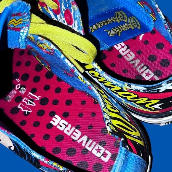 Converse Chuck Taylor All Star Vintage DC COMICS Wonder Woman Low Top Sneakers 5 - Picture 5 of 8